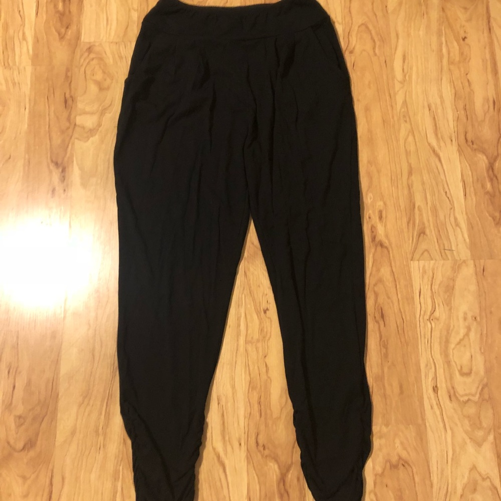 Encircled dressy sweatpants size small